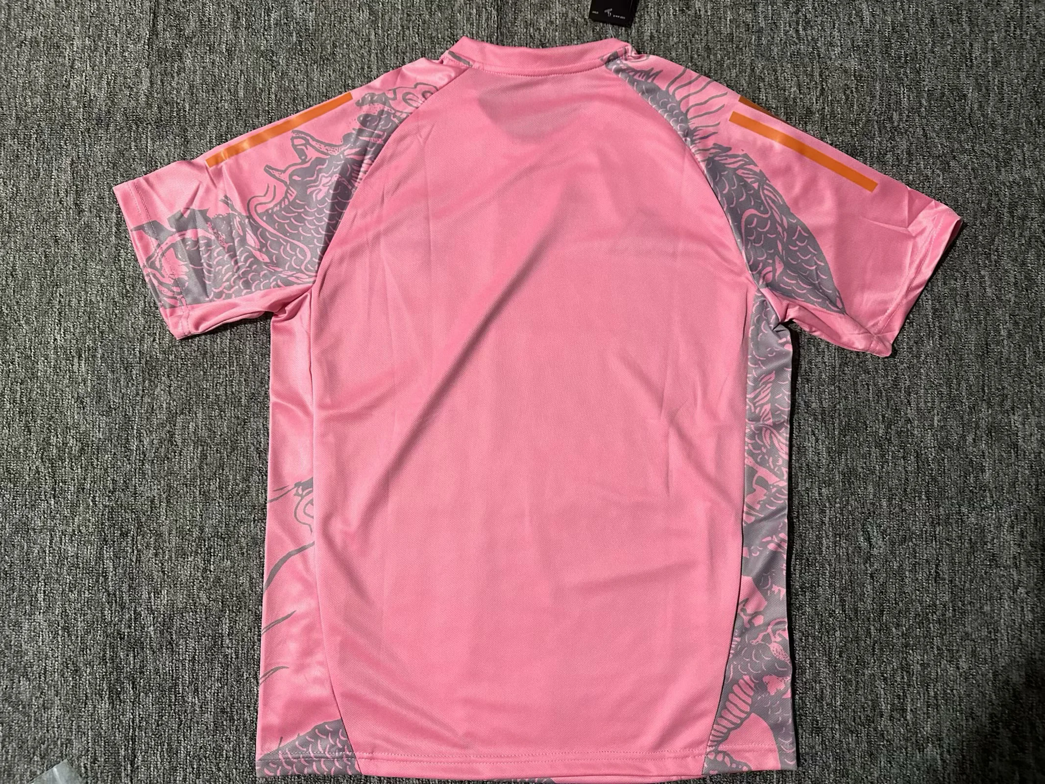 Real Madrid Rosa Drake Special Edition